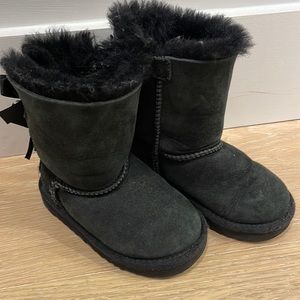 Black Ugg’s - Bailey Bow